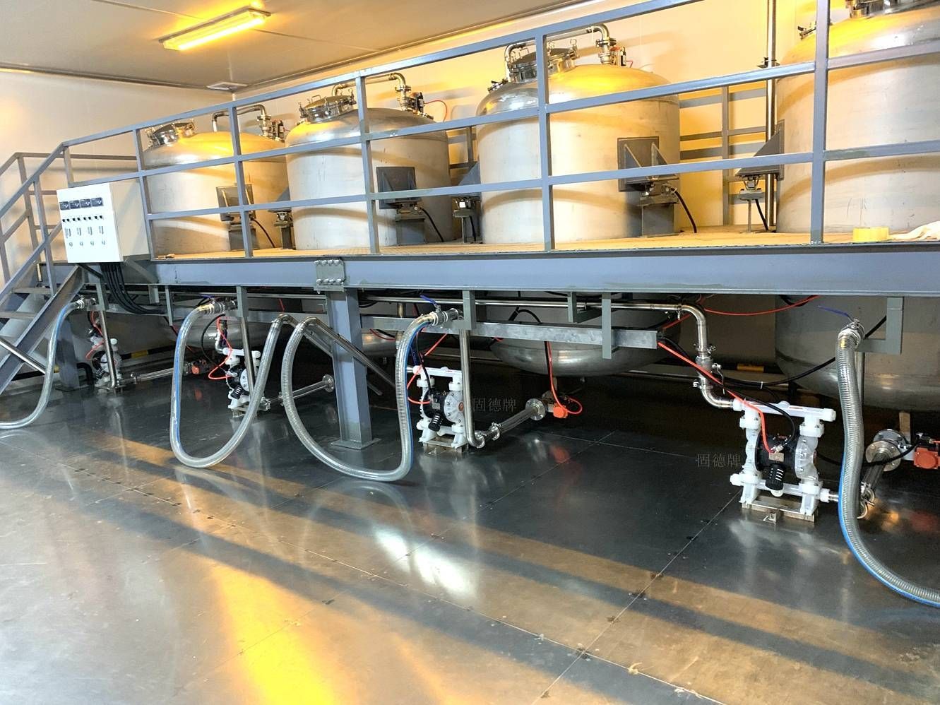 鋰電池客戶來廠里考察，回去后把生產(chǎn)車間的泵全換了......