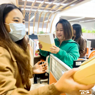 今天，是她的節(jié)日
